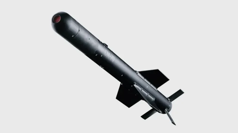 Канадський стартап презентував малу зенітну ракету CM-70 для перехоплення БПЛА