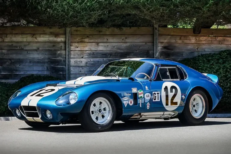 Легендарный Shelby Cobra Daytona стал самым дорогим американским авто в истории