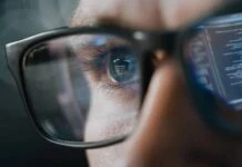 Gigabyte представила потужну СЖО на 360 мм із великим LCD-дисплеєм