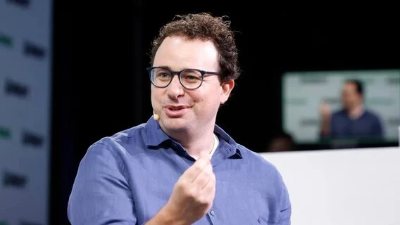 CEO Anthropic назвав негативне ставлення до ШІ «кризою довіри». Чому люди не довіряють ШІ-компаніям?