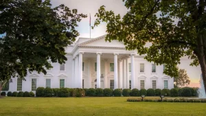 Суд скасував заборону Трампа на акредитацію CNN, MS NOW і Politico у Білому домі